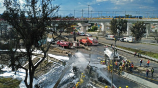 Sube a seis el n&uacute;mero de muertos por explosi&oacute;n de cami&oacute;n de gas en M&eacute;xico