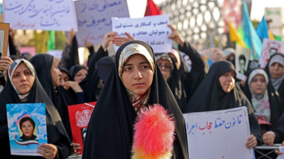 Ir&atilde; aprova lei que refor&ccedil;a san&ccedil;&otilde;es para mulheres que n&atilde;o usam v&eacute;u