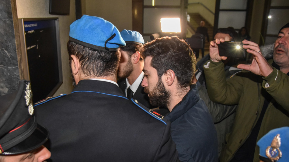 Impagnatiello, Giulia si &egrave; voltata e l'ho colpita al collo