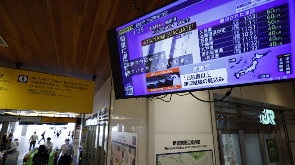 Media, tsunami con onde fino a 1,3 metri in Giappone