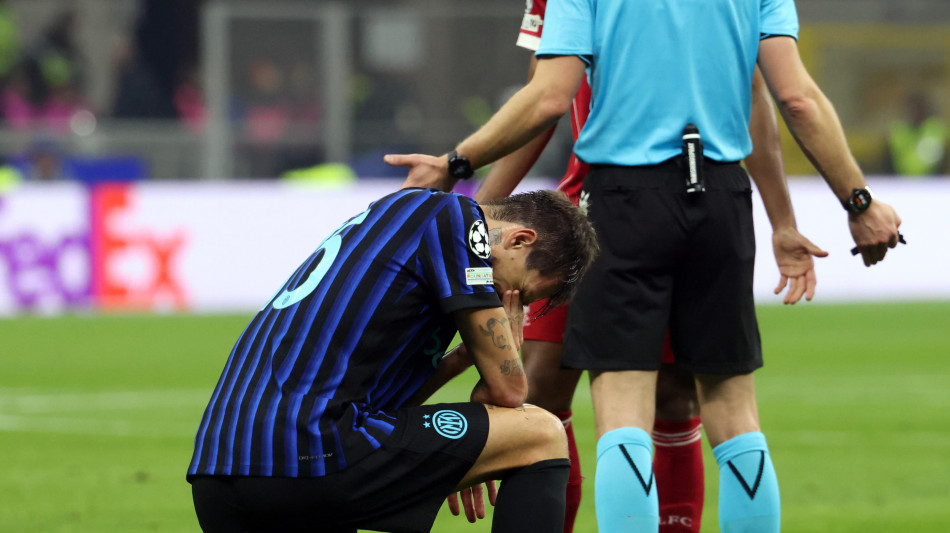 Calcio: brutte notizie per l'Inter, Acerbi salterà la Supercoppa