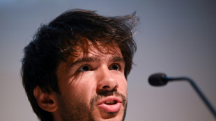 Defensor de l&iacute;der opositor, advogado franco-espanhol Juan Branco &eacute; preso no Senegal