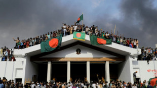 Presidente de Bangladesh dissolve o Parlamento ap&oacute;s ren&uacute;ncia e fuga da primeira-ministra