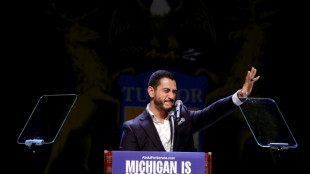 Candidato progressista Abdul El-Sayed vence prim&aacute;rias democratas no Michigan
