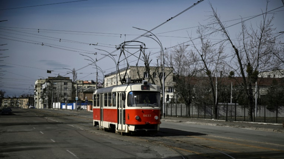 Balade en tramway par temps de guerre dans Kiev d&eacute;sert&eacute;e