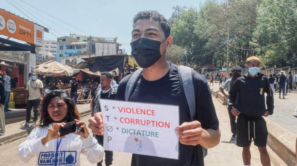 Gewaltt&auml;tige Proteste in Madagaskar mit 22 Toten: Pr&auml;sident entl&auml;sst Regierung