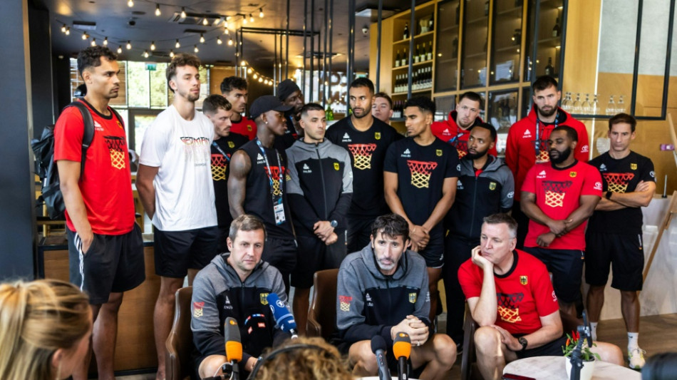 Mumbr&uacute; spricht erstmals: "Gehe nicht nach Hause"