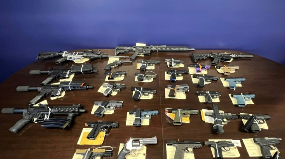 EUA apreende quase 2.000 armas destinadas ao M&eacute;xico