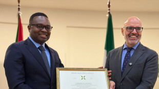 L'Italia conferisce a Nelson Moda le insegne dell'Ordine della Stella d'Italia