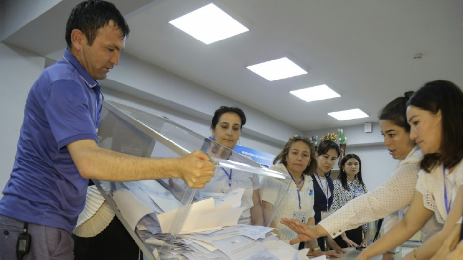 Usbeken stimmen mit großer Mehrheit für Verfassungsreferendum