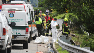 Bus gita universitaria si schianta in Colombia, almeno 10 morti