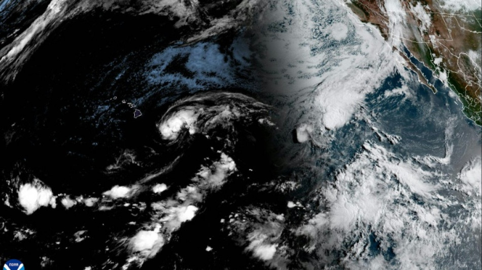 Hurricane Lala pulls away from Hawaii's Big Island