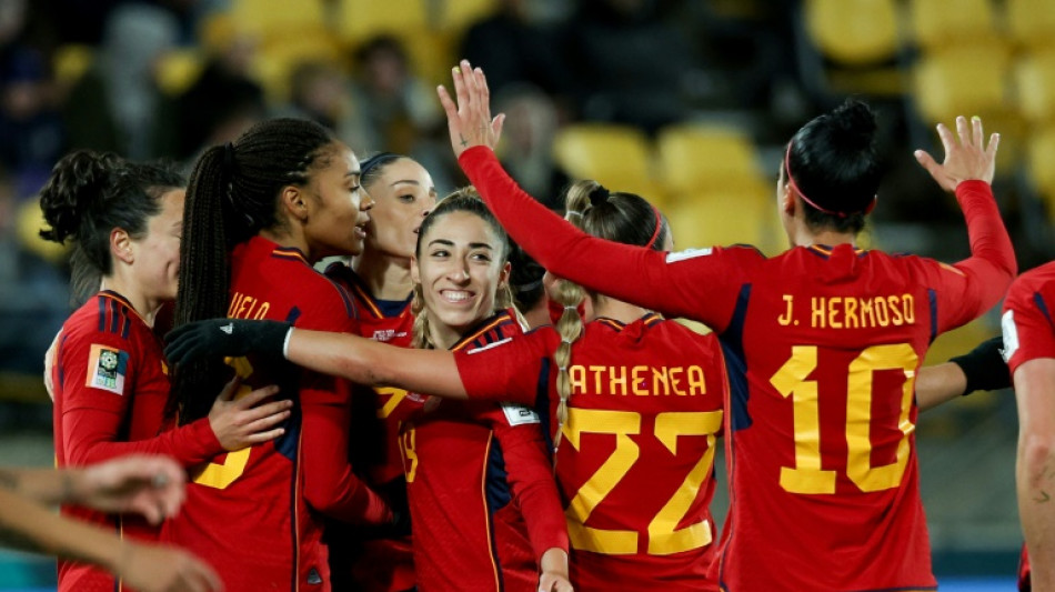 Espanha confirma favoritismo e estreia com boa vit&oacute;ria na Copa feminina, Canad&aacute; decepciona