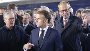 Riunione tra Macron, Starmer e Merz prima del summit Nato