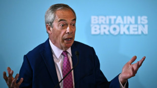 Hard right makes early gains as local polls test UK's main parties