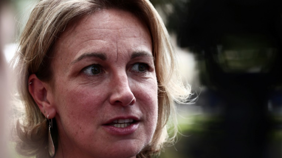 Les partenaires sociaux &agrave; Matignon, l'attente de "rupture" et la mobilisation du 18 en toile de fond