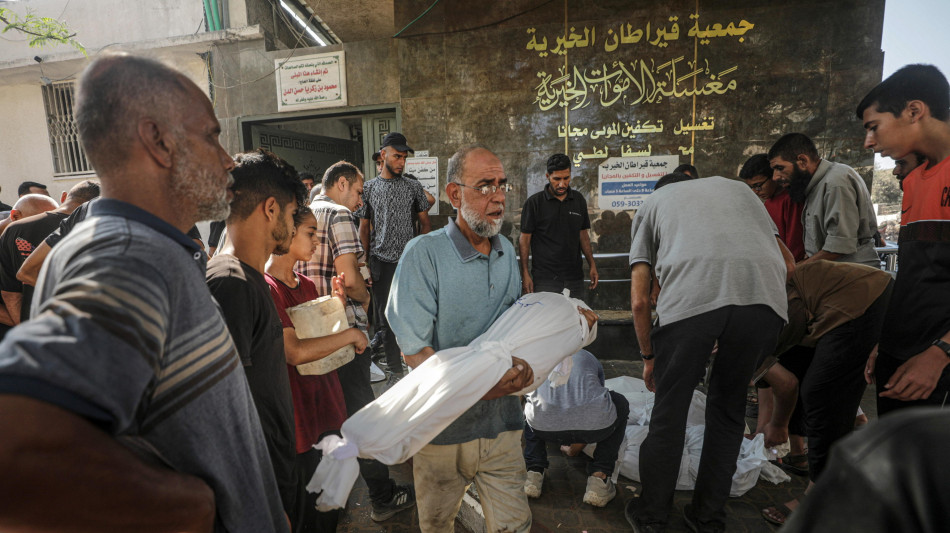 Al Jazeera, salgono a 40 i morti a Gaza dall'alba