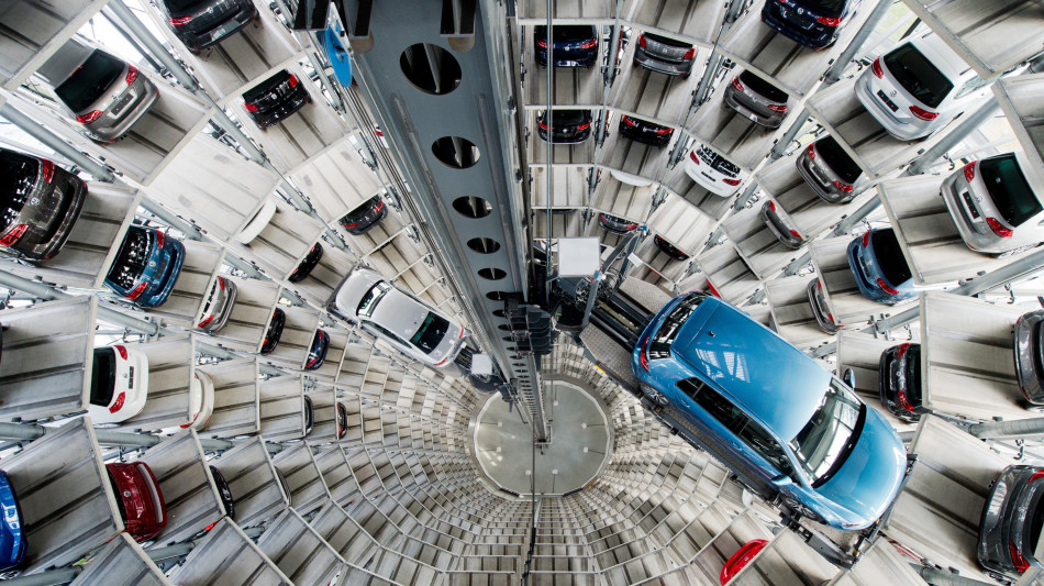 Istat, a luglio export +1,2%, import +0,7% su giugno