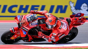 Bezzecchi gana en el esprint de Indonesia, Márquez conservador
