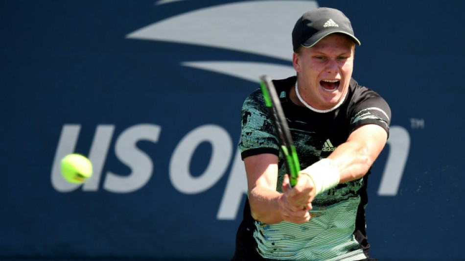 Brooksby upsets Paul to reach Houston final