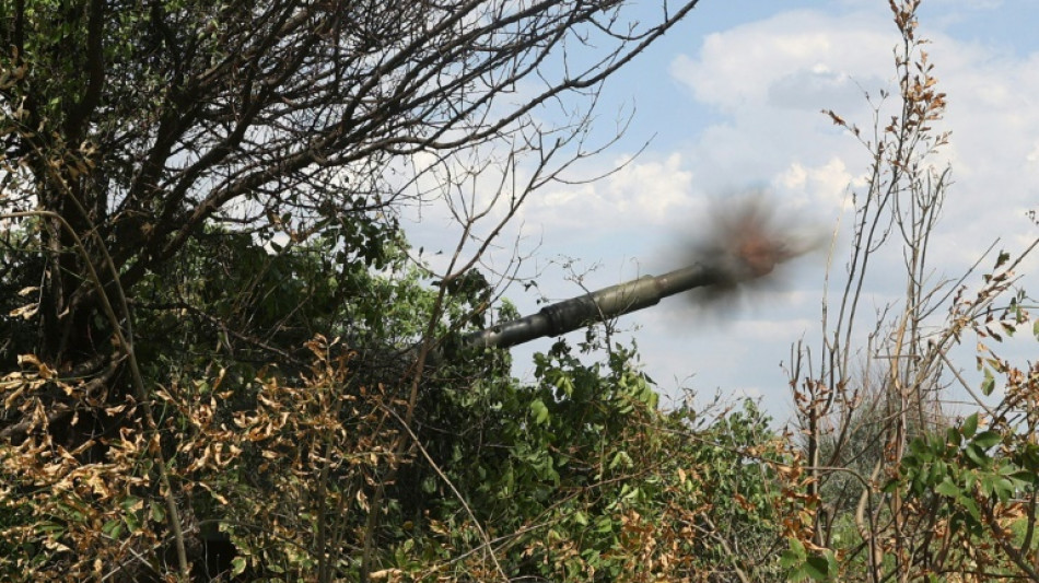 Kiev appelle &agrave; "tenir le coup" au Donbass o&ugrave; Moscou propose un couloir humanitaire