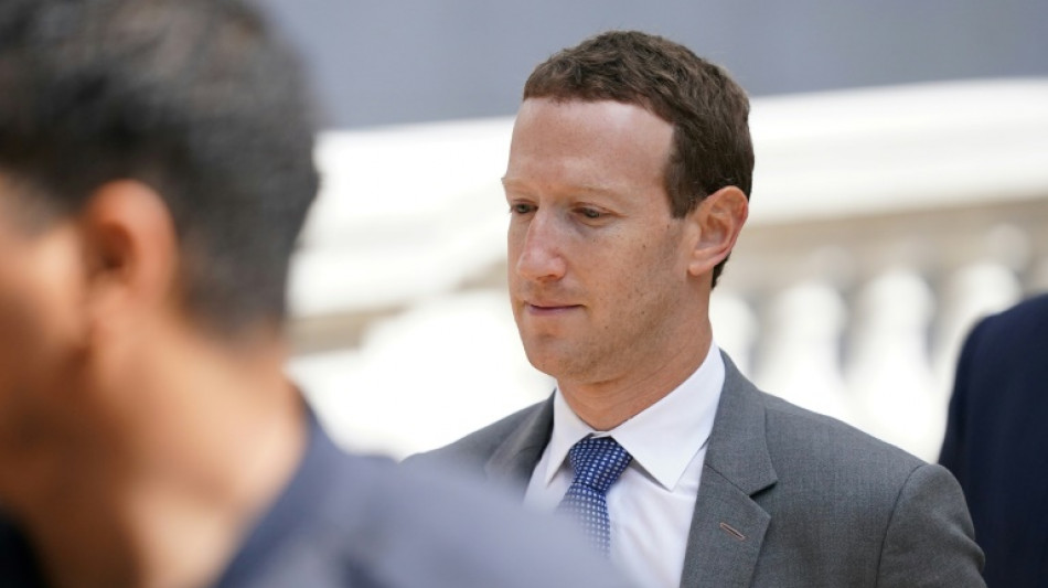 Zuckerberg alcan&ccedil;a acordo no caso Cambridge Analytica para evitar julgamento
