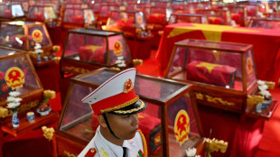 Le Vietnam exhume les corps de plus de 700 soldats pour identifier ses disparus de guerre