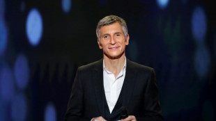 Nagui f&ecirc;te en grande pompe les 30 ans de la rescap&eacute;e "Taratata"