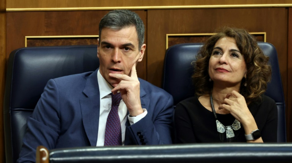 La deuda p&uacute;blica en Espa&ntilde;a baja al 104,4% del PIB en el tercer trimestre