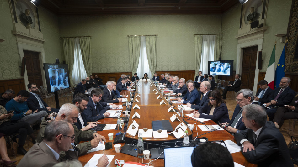 P.Chigi, non ci sarà ulteriore cig all'Ilva ma formazione