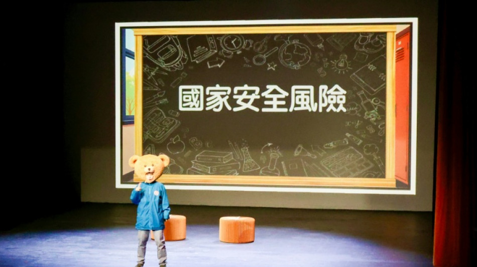 A Hong Kong, un "ours de la sécurité" explique aux enfants la nouvelle donne politique