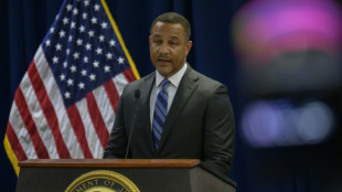 China denuncia "manipulaci&oacute;n pol&iacute;tica" por dos arrestos en EEUU