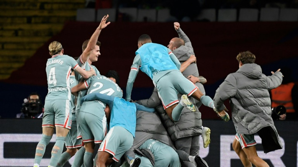 Espagne: l'Atl&eacute;tico renverse Barcelone in extremis et prend seul la t&ecirc;te