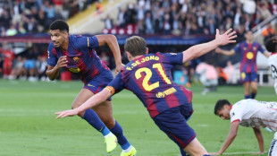 Barcelona protestiert, flucht - und siegt sp&auml;t