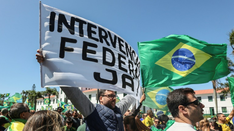 Br&eacute;sil: Bolsonaro appelle au d&eacute;blocage des routes mais soutient les "manifestations l&eacute;gitimes"