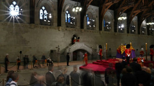 Patience et larmes pour un dernier salut &agrave; Elizabeth II