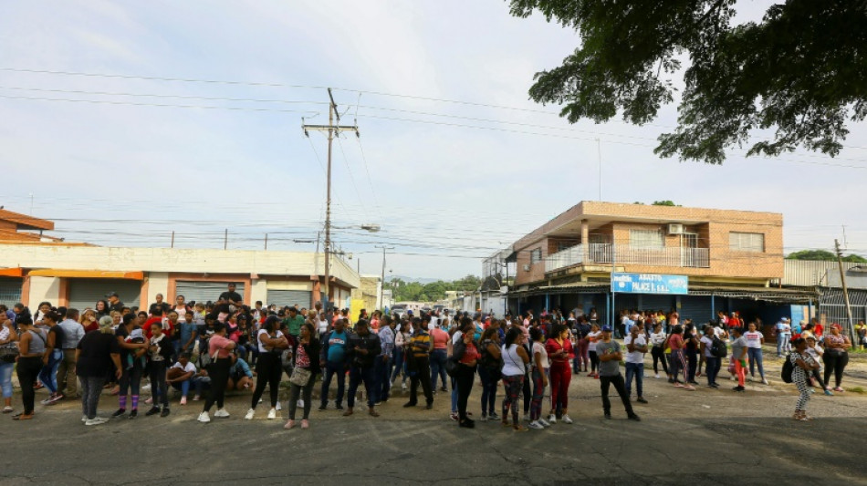 Autoridades tomam pres&iacute;dio mais populoso da Venezuela