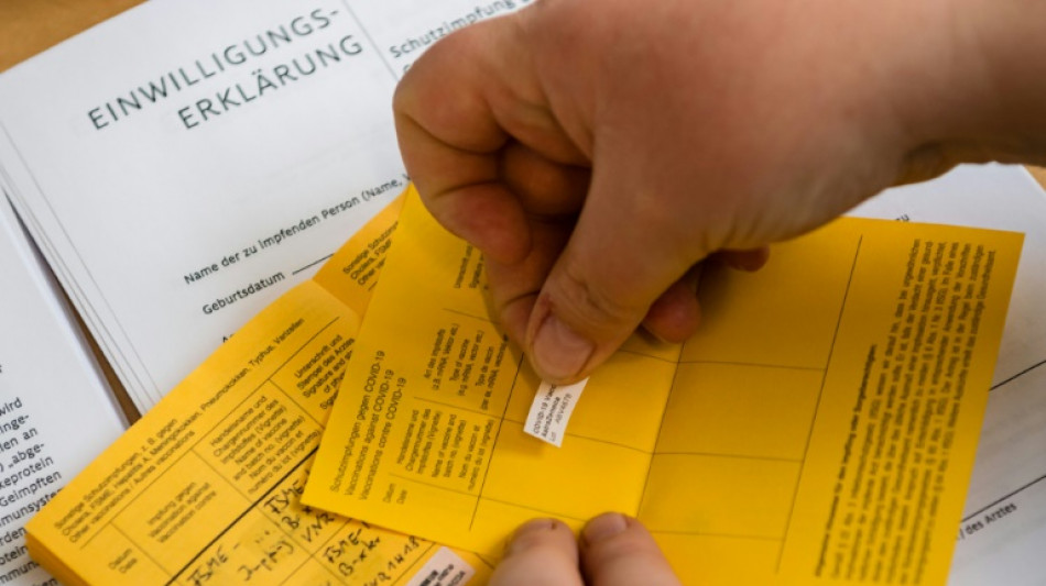 Polizei geht in Baden-W&uuml;rttemberg mit Razzia gegen Impfpassf&auml;lscher vor 