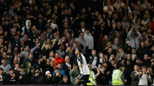 Tottenham perde para Fulham nos p&ecirc;naltis e &eacute; eliminado da Copa da Liga Inglesa