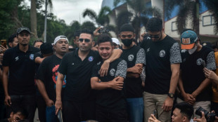 La polic&iacute;a indonesia en el punto de mira tras estampida que dej&oacute; 131 muertos en un estadio
