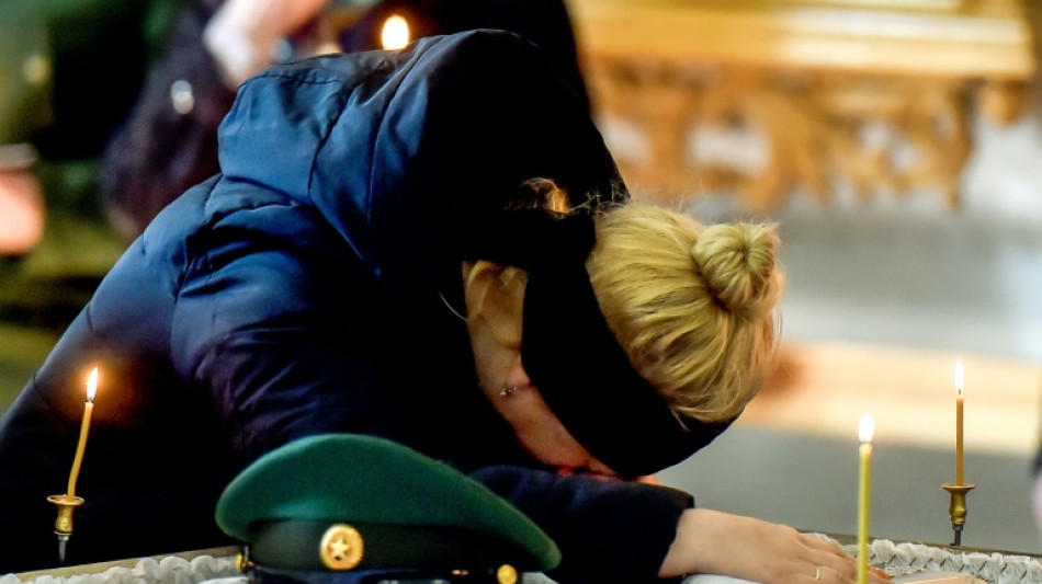 Un peque&ntilde;o pueblo ruso entierra a su joven vecino muerto en Ucrania