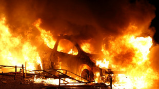 Pedidos de calma na Fran&ccedil;a ap&oacute;s dist&uacute;rbios por morte de jovem em a&ccedil;&atilde;o policial