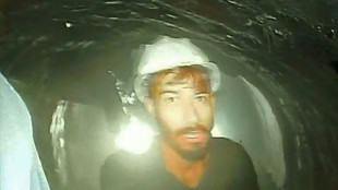 Trabalhadores presos em t&uacute;nel na &Iacute;ndia s&atilde;o vistos pela primeira vez em 10 dias