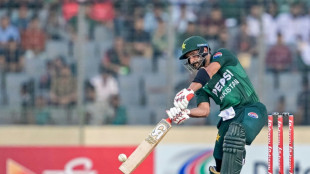 Farhan's 50 lifts Pakistan to 178-7 in third Bangladesh T20I