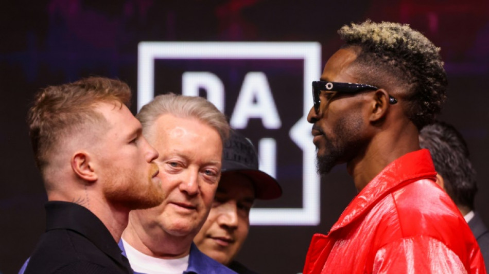 Canelo aims to land knockout blow against Scull in Saudi debut
