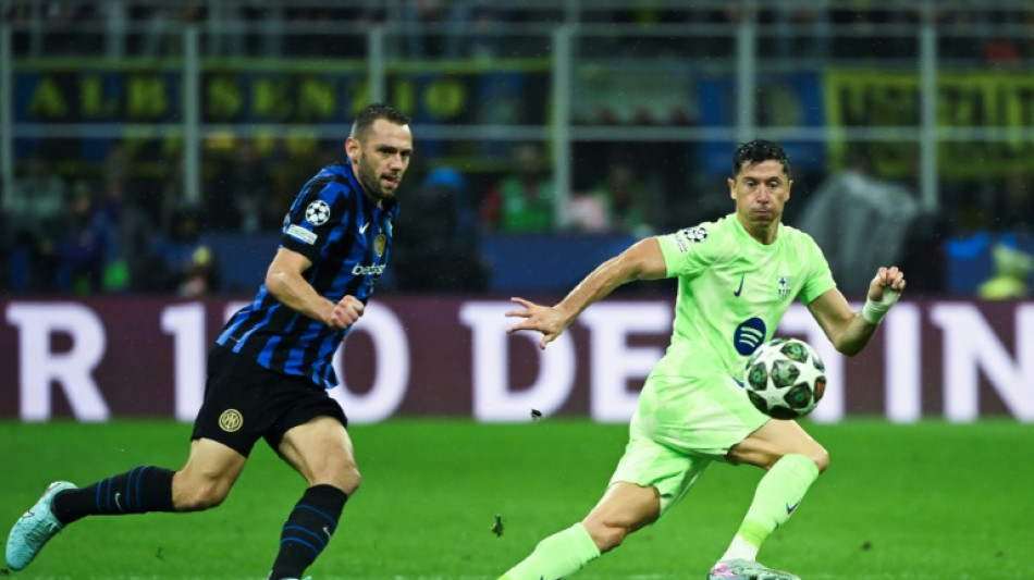 C1: l'Inter fait perdre la boule au Bar&ccedil;a et d&eacute;croche sa finale 