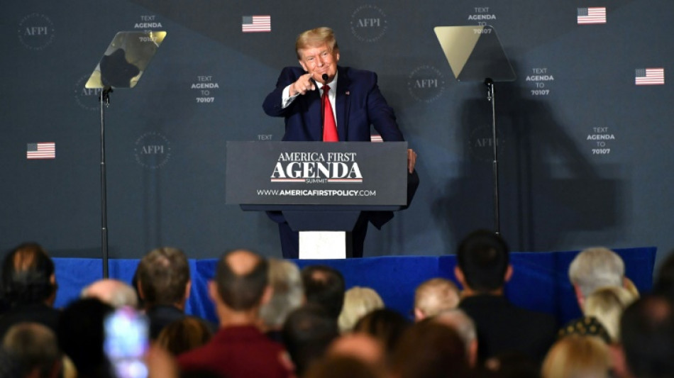 De retour &agrave; Washington, Trump joue avec l'id&eacute;e de se repr&eacute;senter en 2024