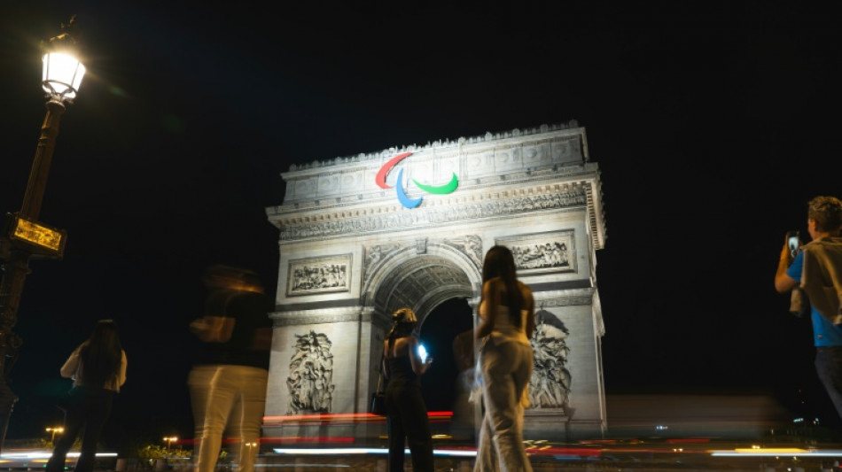 La llama se enciende en Inglaterra, cuna de los Juegos Paral&iacute;mpicos