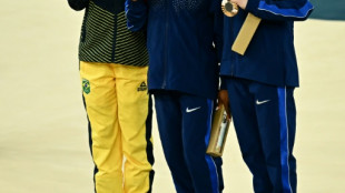 Biles segue vencendo; Rebeca Andrade conquista prata no salto e faz hist&oacute;ria