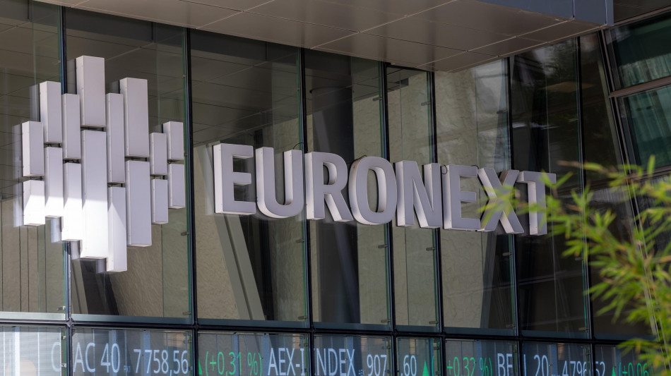 Borsa: Europa debole, vendite sui semiconduttori, Milano -1,3%